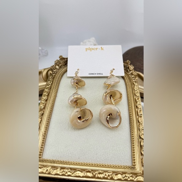 Piper-K Gold Conch Shell Statement Earrings – Coastal Luxe - Picture 8 of 9